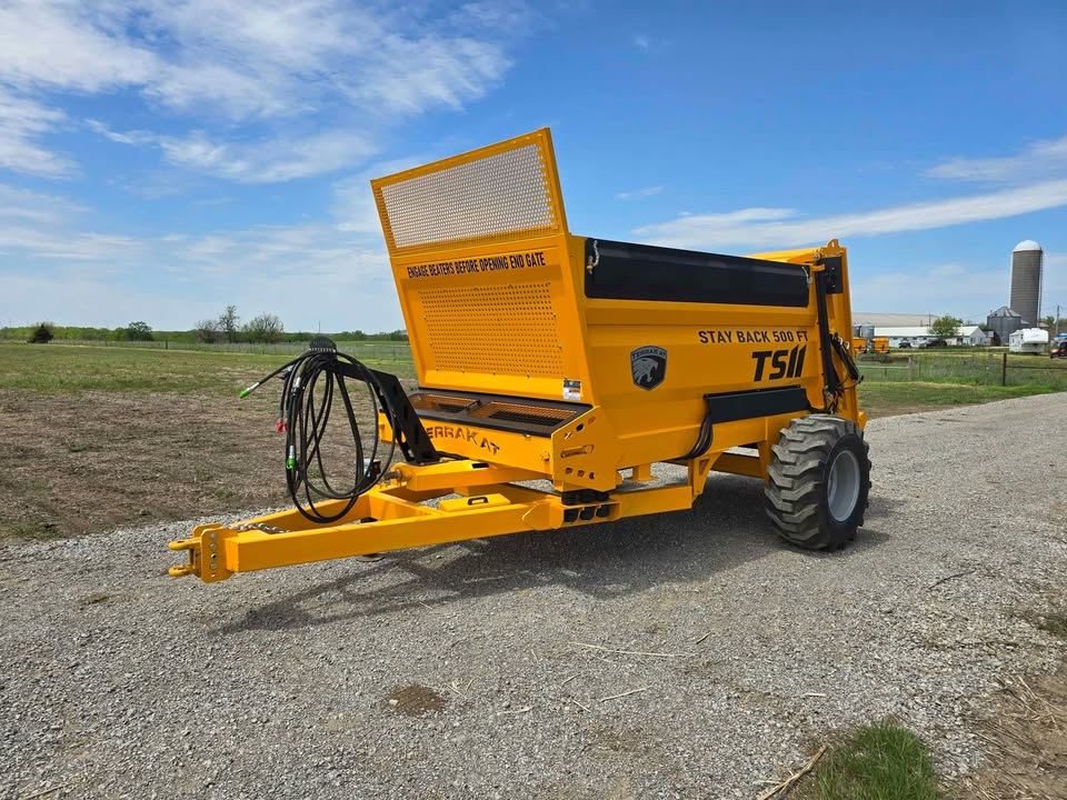 TerraKat TS11 Single Axle Spreader